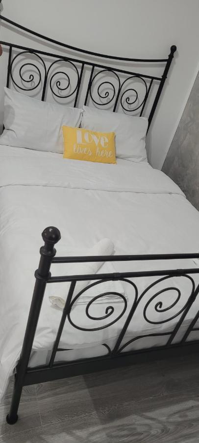 Andi 2-Apartament Бэиле-Еркулане Экстерьер фото